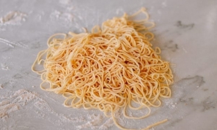 Cách làm mì trứng tươi tại nhà đơn giản tới không ngờ